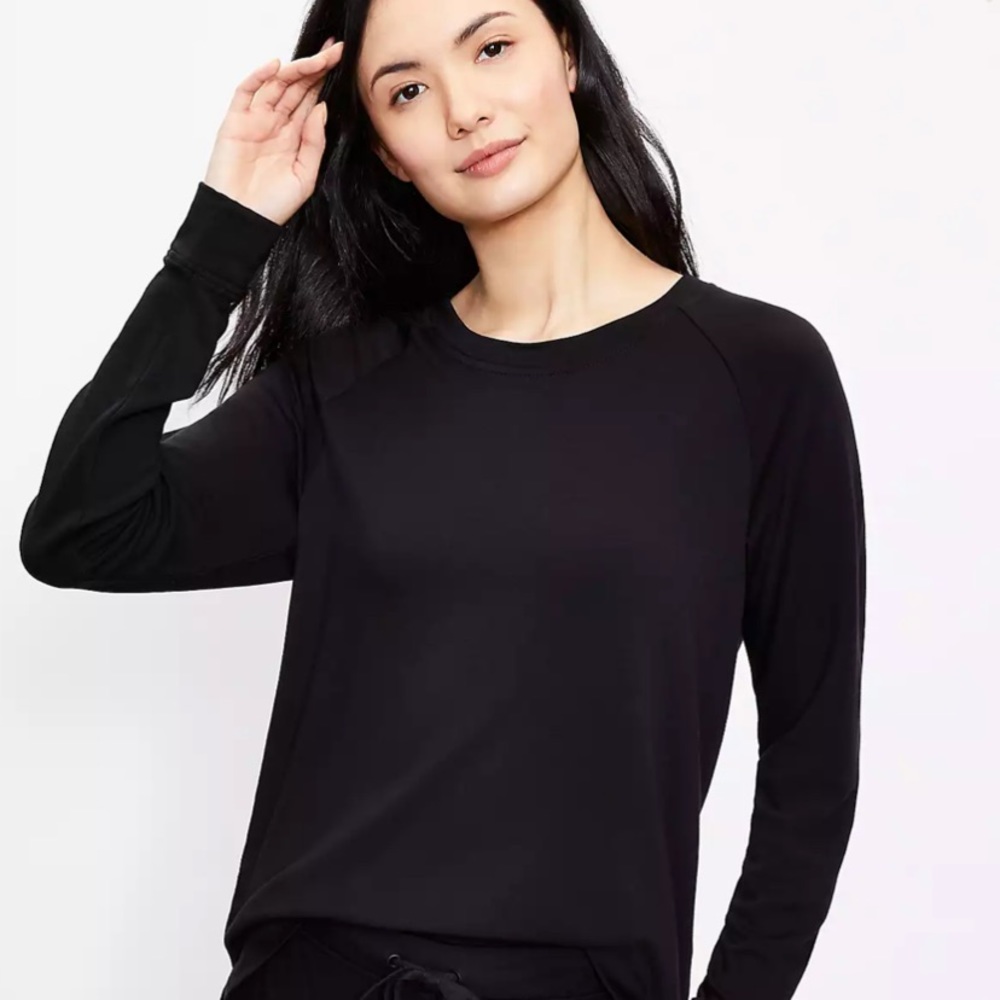 NWT Lou & Grey Signature Softblend Sweatshirt